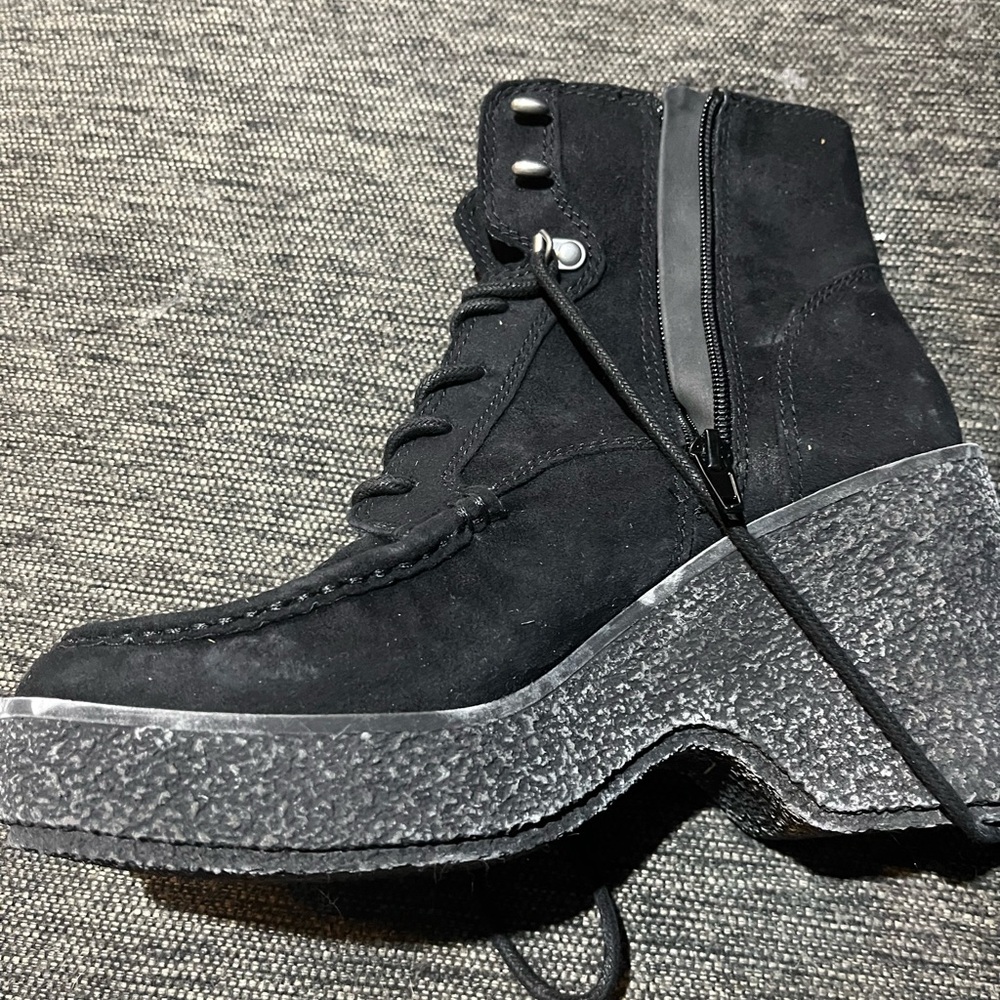 Zodiac black boots size 8 - Picture 3 of 5